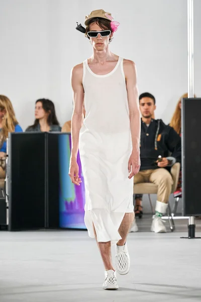 Look 8
